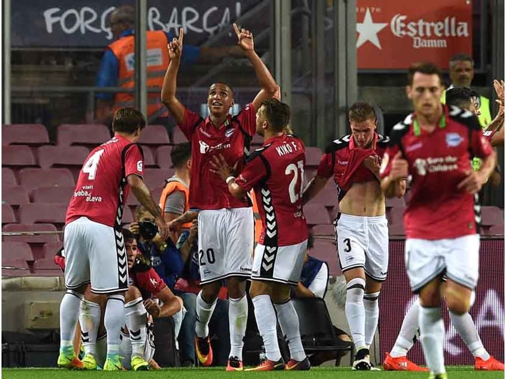 Barcelona é surpreendido pelo Alavés em pleno Camp Nou Lance