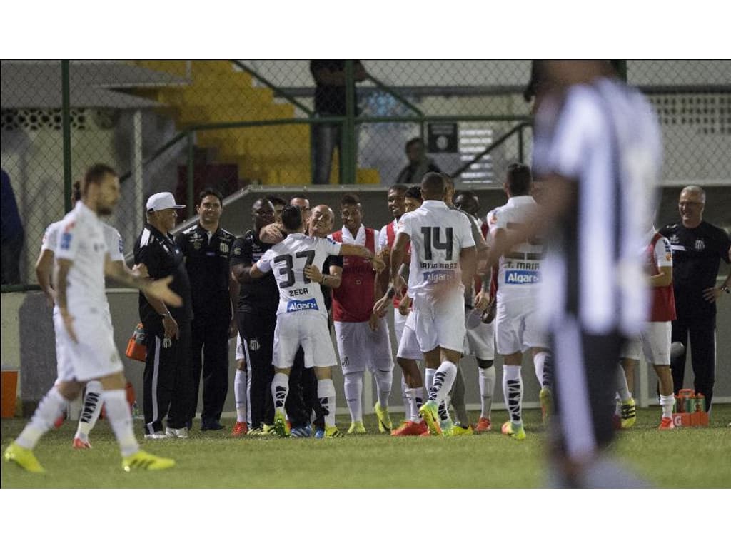 Dorival vê Santos em novo caminho após vitória e diz Soubemos