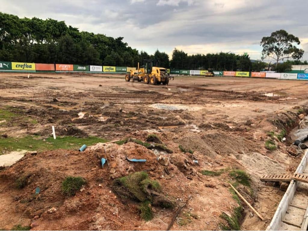 Entenda o que faz o campo sintético do Palmeiras ser quase natural