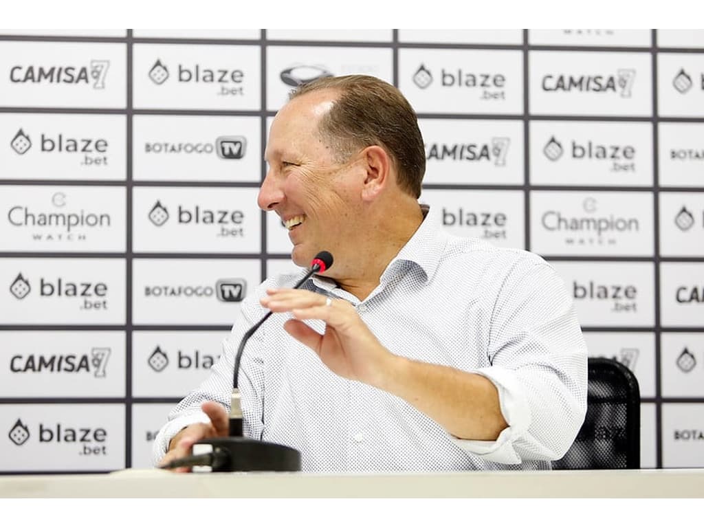 John Textor provoca o Flamengo após vitória do Botafogo O bicho é certo