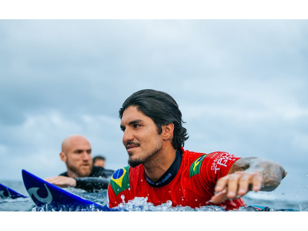 Surfe Gabriel Medina vai às semis em Teahupoo Yago Dora e Tati Weston