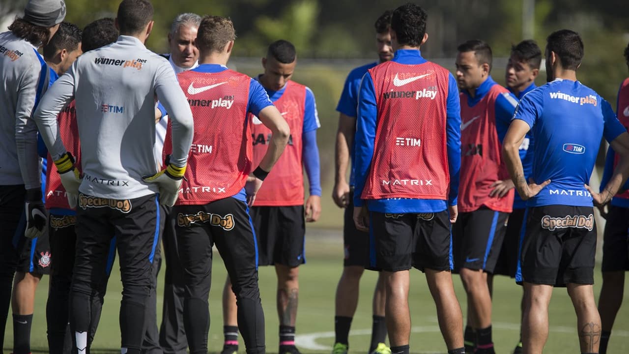 Em último treino antes de clássico Timão tem baixa e poupa titulares