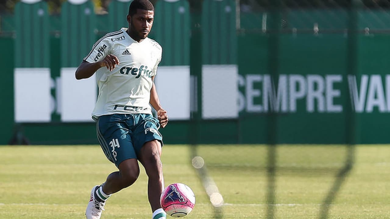 Ansioso para estrear Emerson Santos festeja inscrição no Paulista