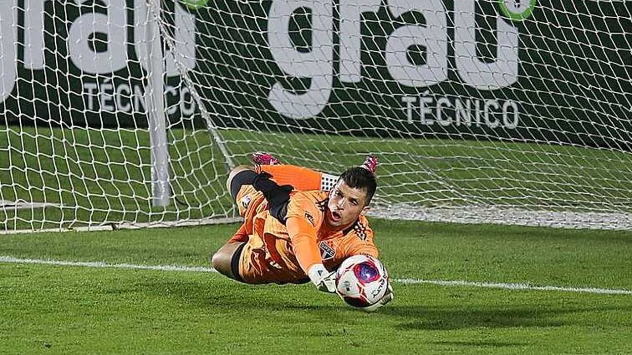 São Paulo atrasa acordo Volpi e é processado pelo goleiro