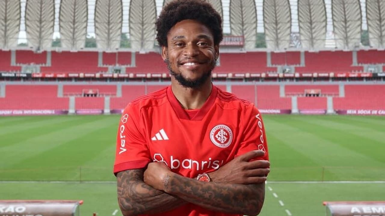 Fala Jogad Atacante Do Internacional Luiz Adriano Fala Sobre