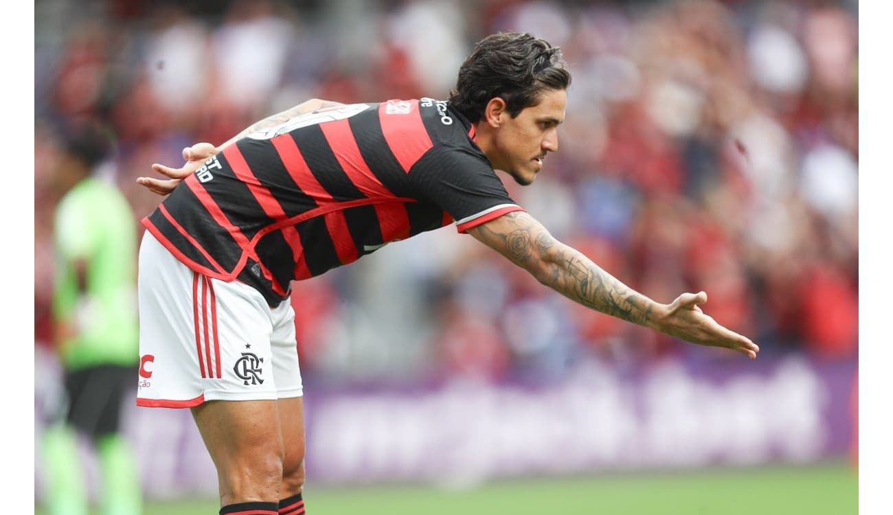 Em Vit Ria Do Flamengo Na Libertadores Pedro Entra Marca Gola O