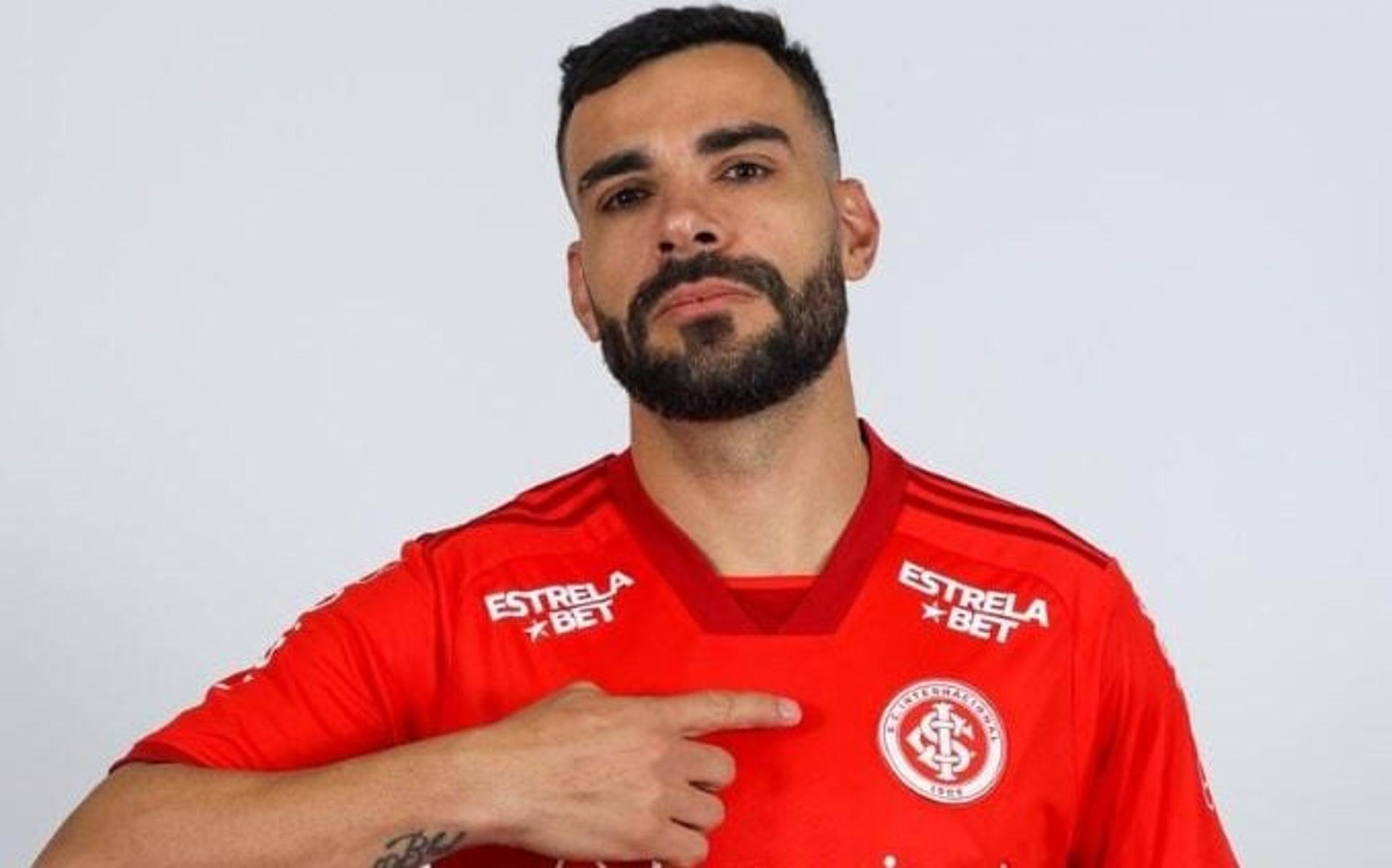 Bruno Henrique é oficializado pelo Internacional