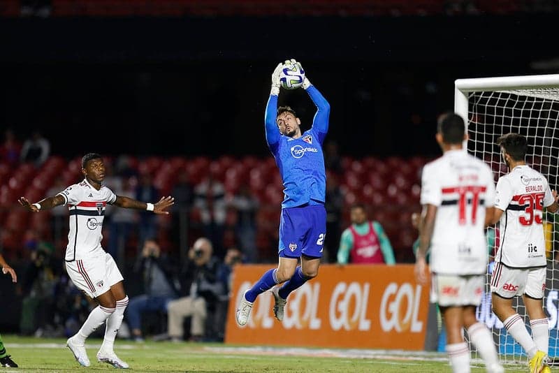 Rafael fala sobre destaque em vitória do São Paulo e agradece carinho