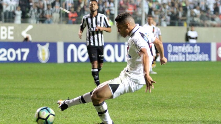 Paulinho Celebra Primeiros Gols Como Profissional Emo O Muito Grande