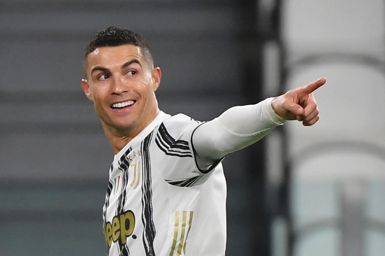 Cristiano Ronaldo ultrapassa Pelé em gols oficiais e se torna o maior