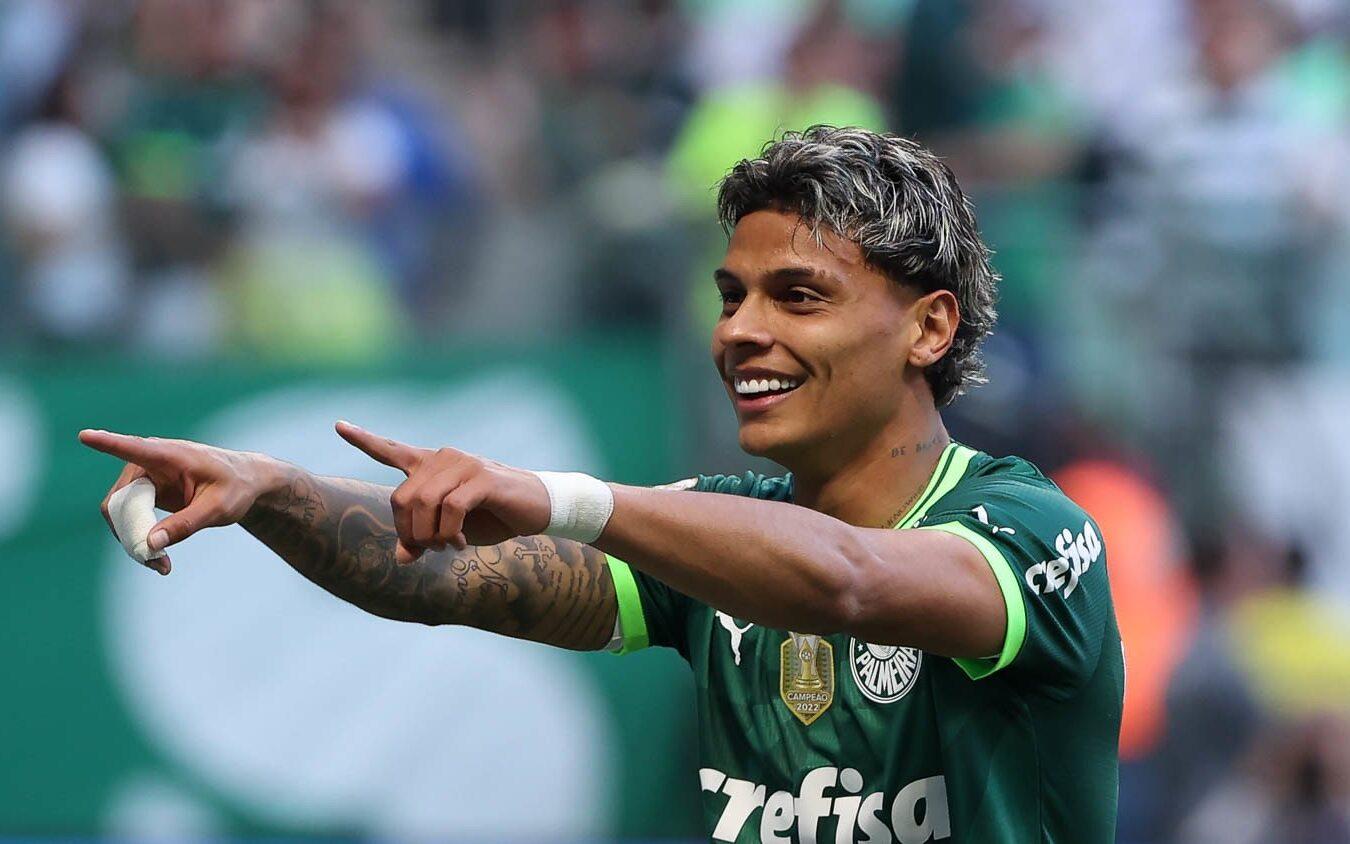 Richard Ríos dedica gol a ex companheiro de Palmeiras que se contundiu