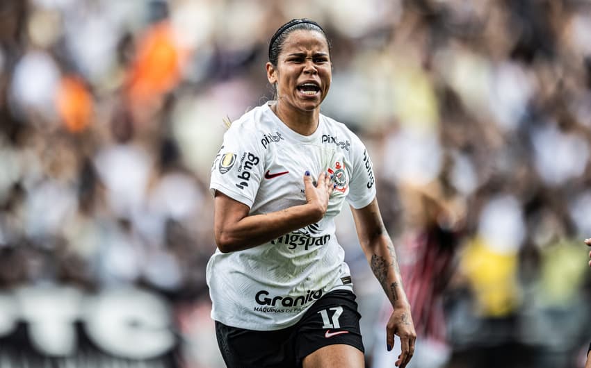 Melhor em campo Vic Albuquerque comemora título do Corinthians e