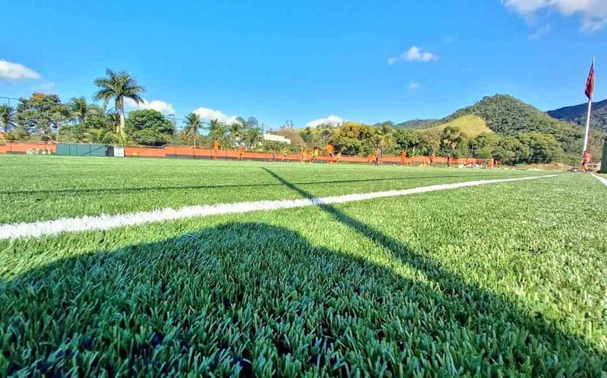 Flamengo Inaugura Novo Campo De Grama Sint Tica No Ninho Do Urubu Veja