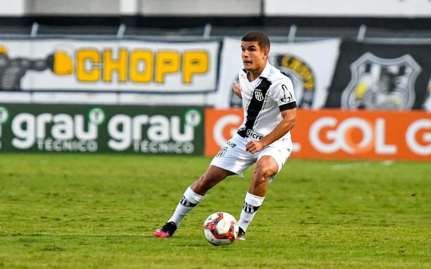 Felipe Albuquerque Comemora Primeira Vit Ria Da Ponte Preta Na S Rie B