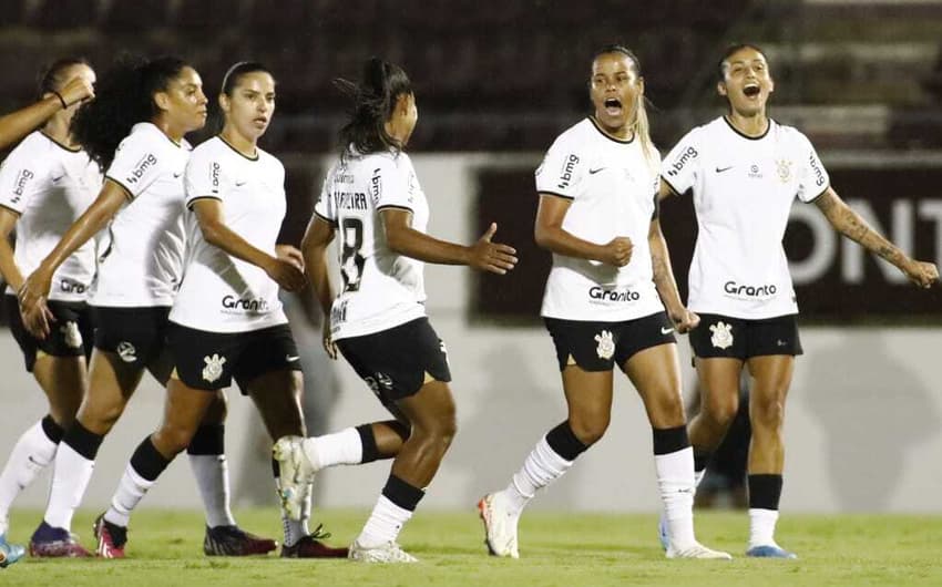 Corinthians Supera Ferrovi Ria E Mant M De Aproveitamento No