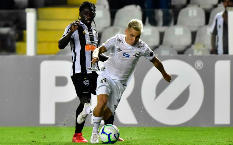 Trio De Ataque Faz A Diferen A Em Vit Ria Do Santos Sobre O Galo Lance