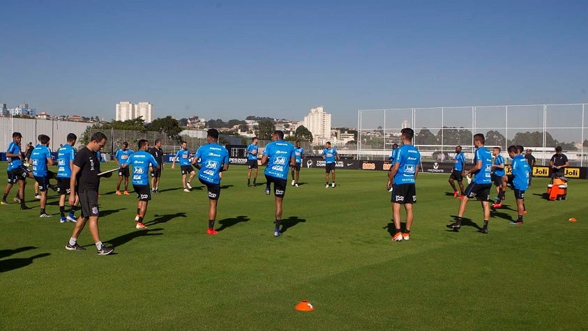 Sem Clayson Corinthians treina em campo na reapresentação do elenco