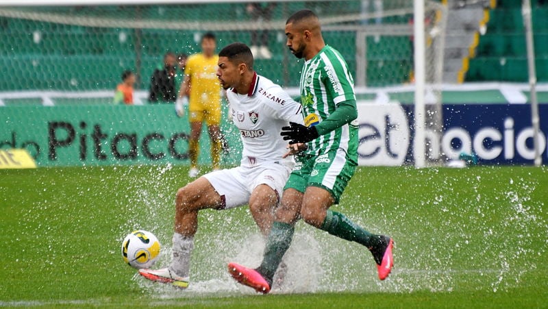 Gramado do Alfredo Jaconi Fluminense prepara reclamação formal CBF