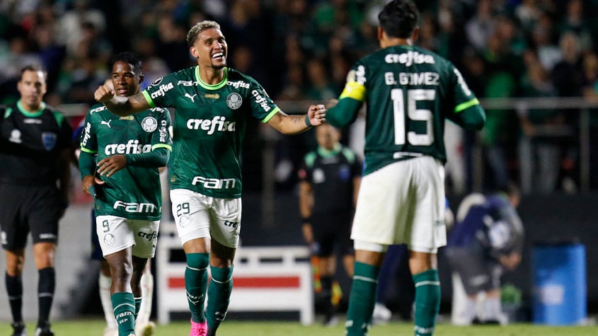 Palmeiras sobrevive à maratona de jogos em abril saldo positivo