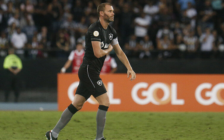 Botafogo Organiza Jogo Festivo Para Despedida De Joel Carli E Planeja