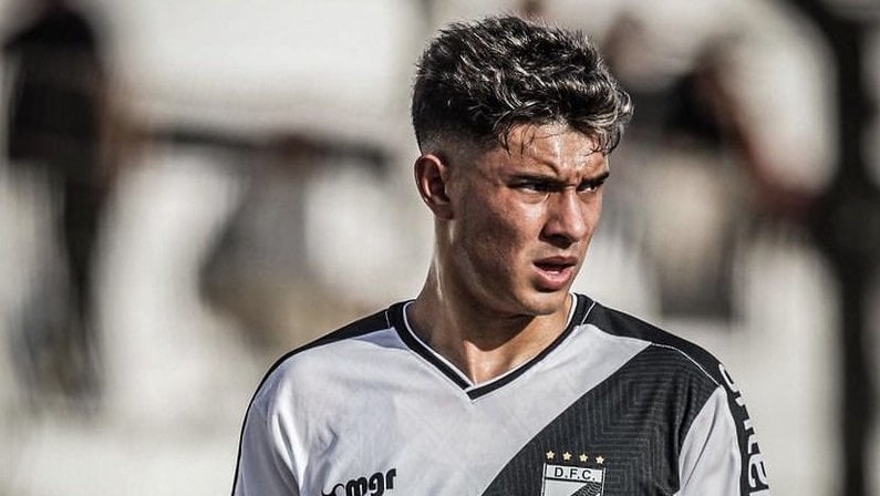 Conhe A Mateo Ponte Lateral Direito Do Danubio Uru Que Est Na Mira Do