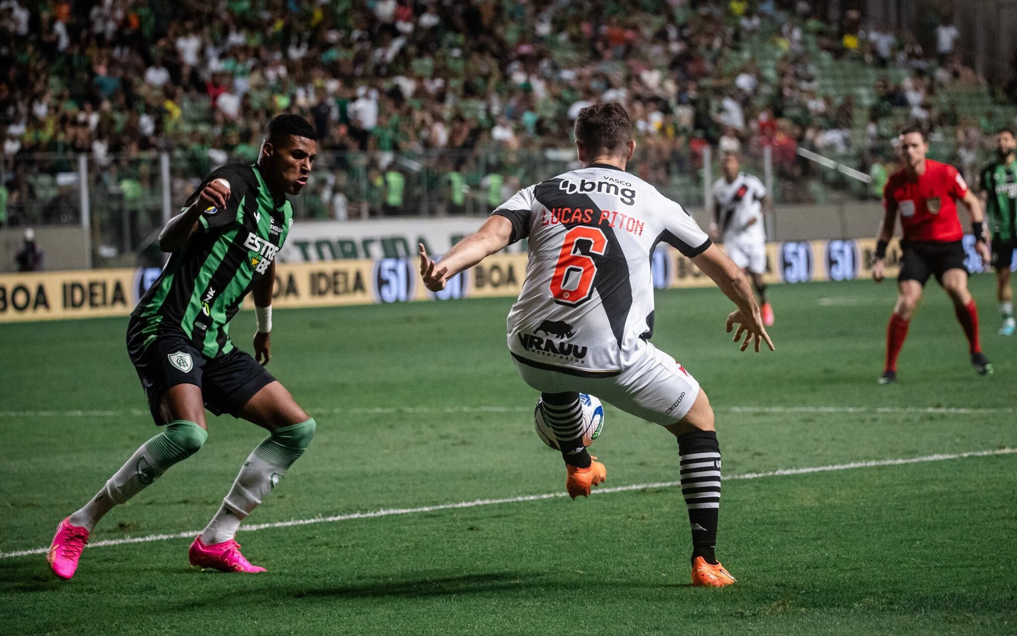 Coadjuvante No Vasco Lucas Piton Tem N Meros Impressionantes Entre