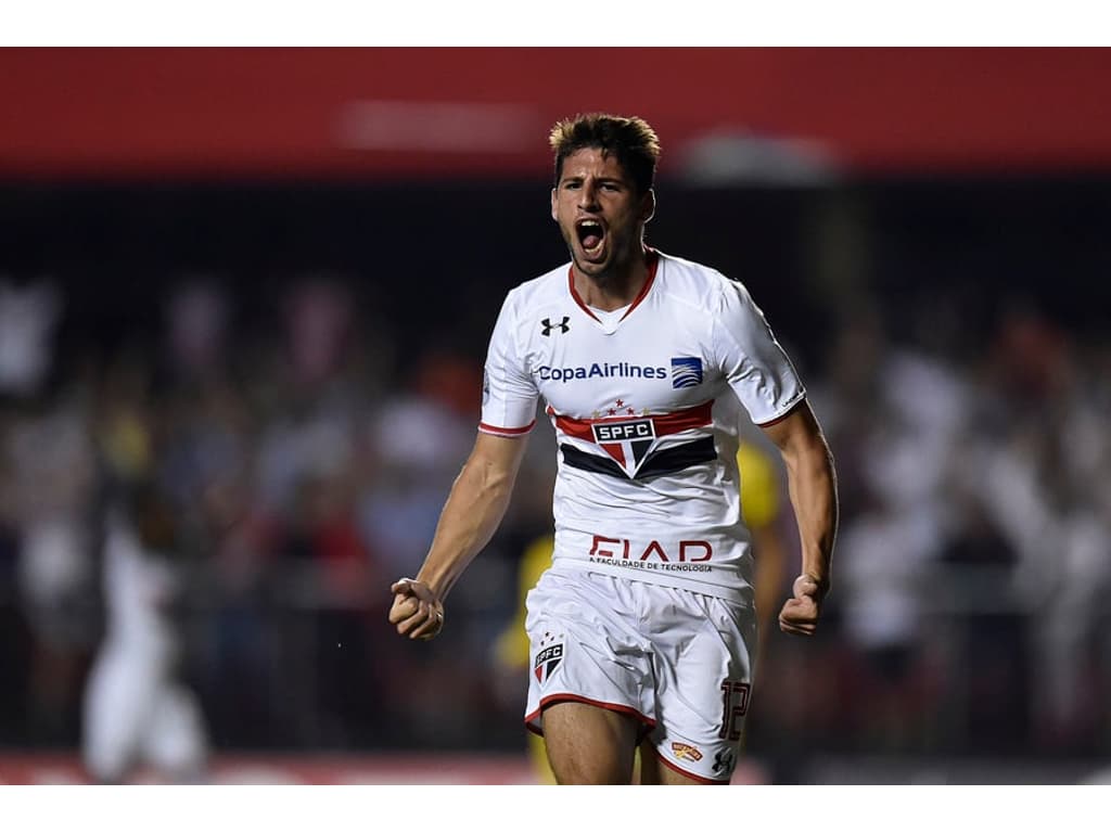 Calleri é vaiado em premiação do Campeonato Paulista