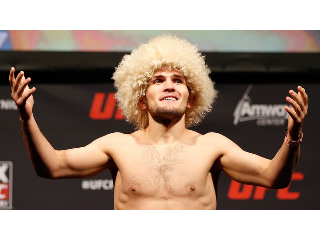 Nurmagomedov e Tony Ferguson disputam cinturão interino no UFC 209