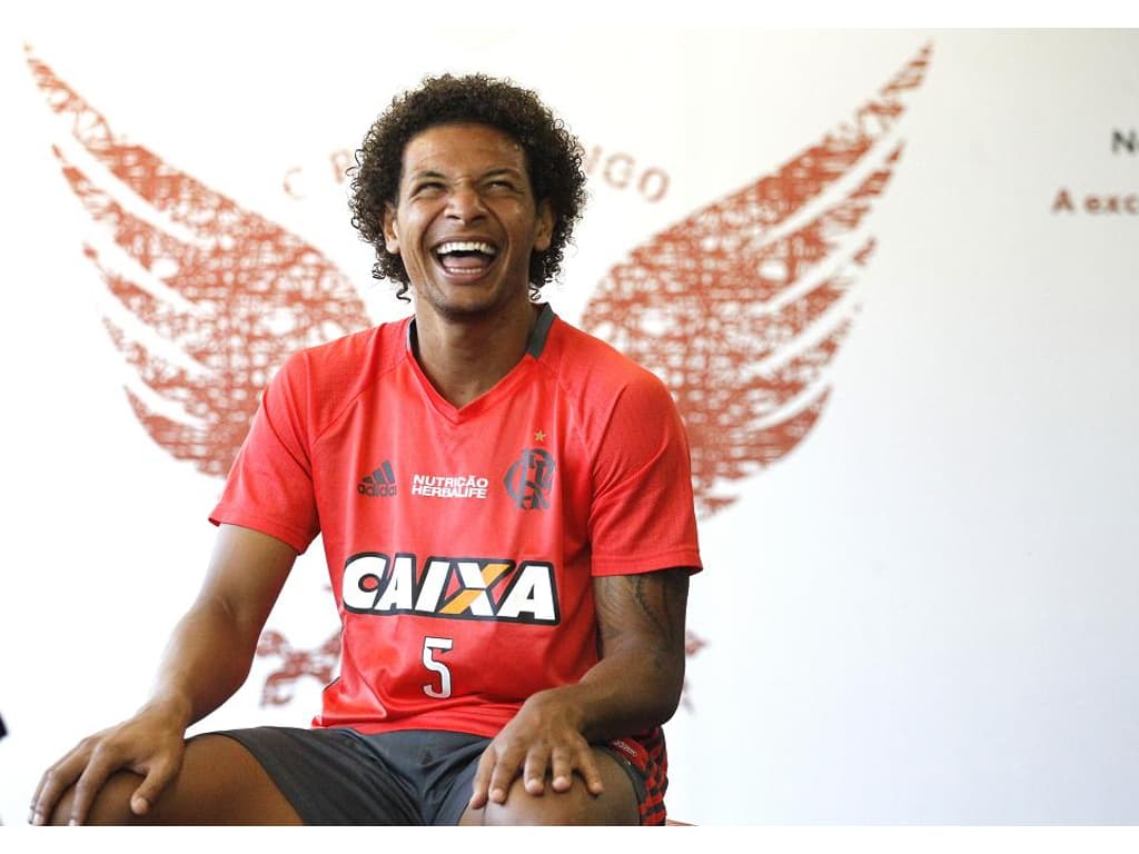 Brilhou no Brasileirão, ficou na mira de grandes clubes e agora vai jogar  no Flamengo