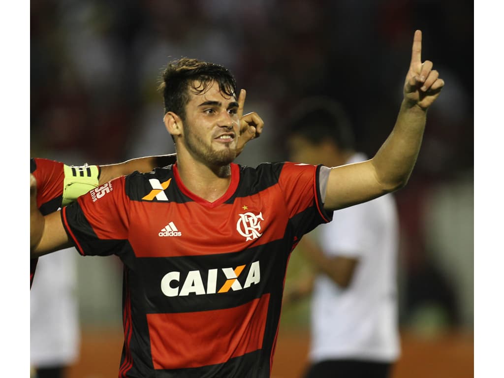 Flamengo elege prioridades na busca por reforços e prepara