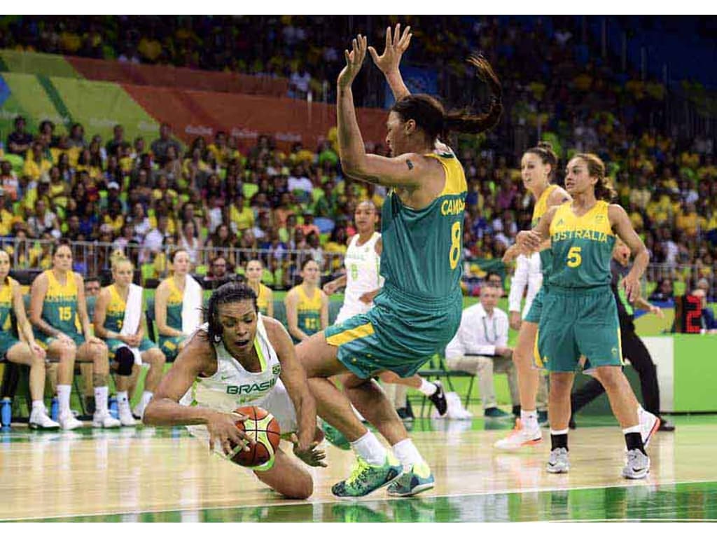 Jogador De Basquetebol Fêmea Na Ação Durante O Fósforo De Basquetebol  COREIA Contra GRÉCIA Imagem Editorial - Imagem de coreia, meninas: 139720040