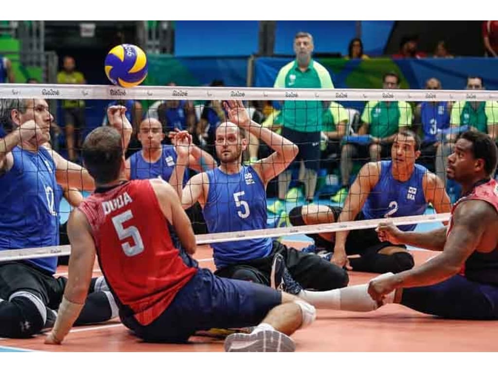 Paralímpiada: astro do vôlei sentado tem 2,46m e é um dos homens mais altos  do mundo