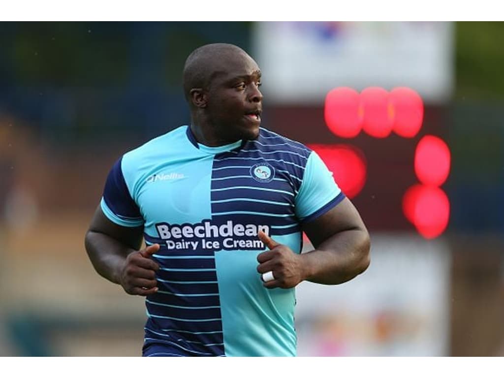 Jogador mais forte do mundo, Akinfenwa pode rumar ao WWE - Lance!