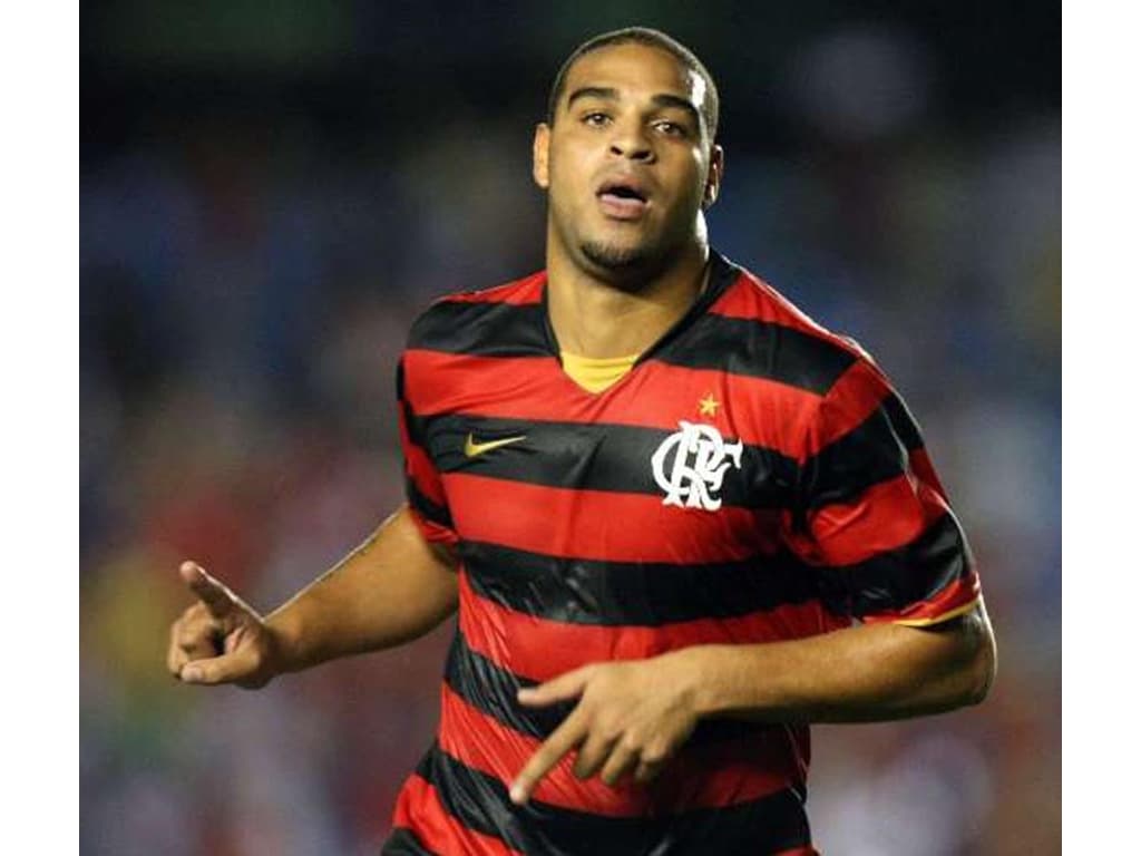 Vale o risco? Entre gols e polêmicas, Adriano Imperador completa 35 anos Lance! Vale o risco? Entre gols e polêmicas, Adriano Imperador completa 35 anos Lance!
