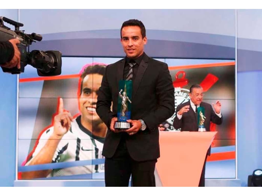 Quem será o Craque do Brasileirão16? Relembre os vencedores e vote