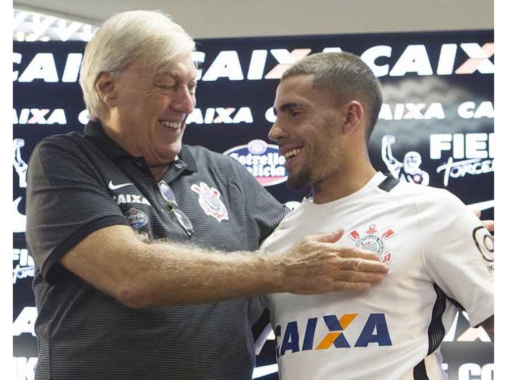 Melhor jogador de futsal do mundo revela carinho pelo Corinthians: 'Sou do  bando de loucos