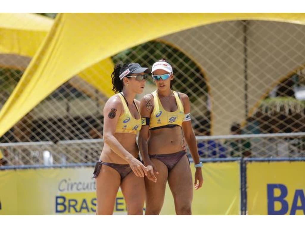 No tie break, Ágatha e Duda são eliminadas nas oitavas do vôlei de