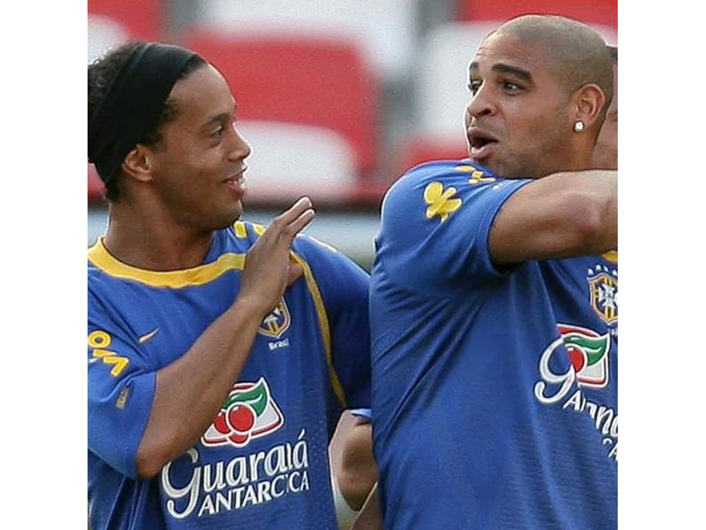 Ronaldinho, Romário confira os boleiros que parabenizaram Adriano pelo  aniversário - Esporte - Extra Online