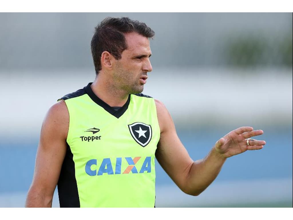 Ex-Botafogo, Ribamar é oferecido, mas valores afastam negócio