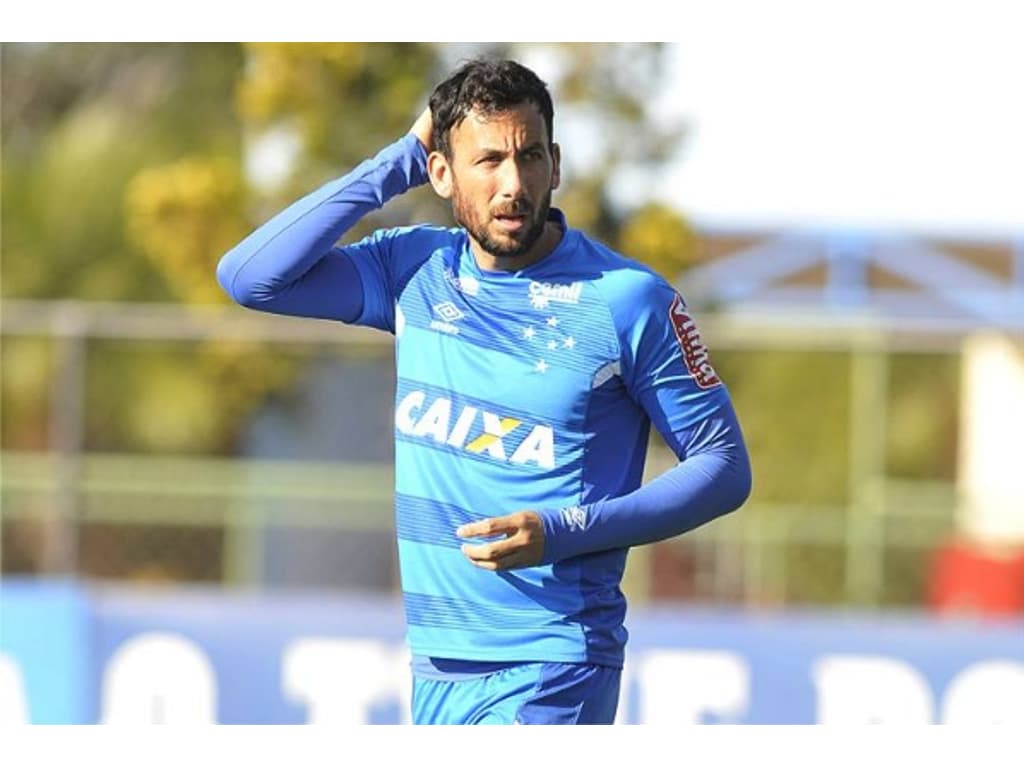 Ariel Cabral chega aos 150 jogos pelo Cruzeiro e busca vaga de titular -  Lance!