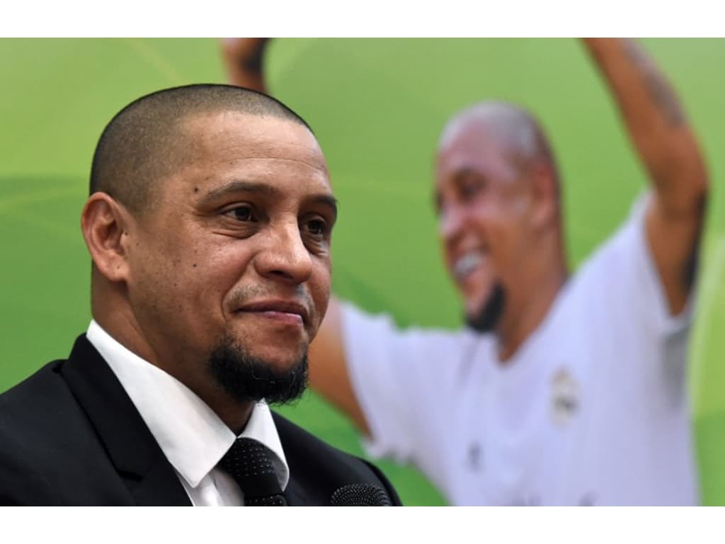 Até hoje não sei como fiz aquele gol': há 20 anos, Roberto Carlos