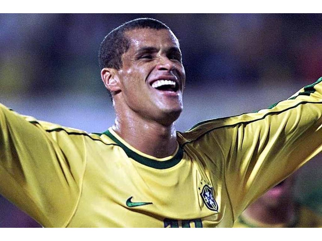 Pouco reconhecido? Rivaldo analisa carreira: 'Quando quero saber