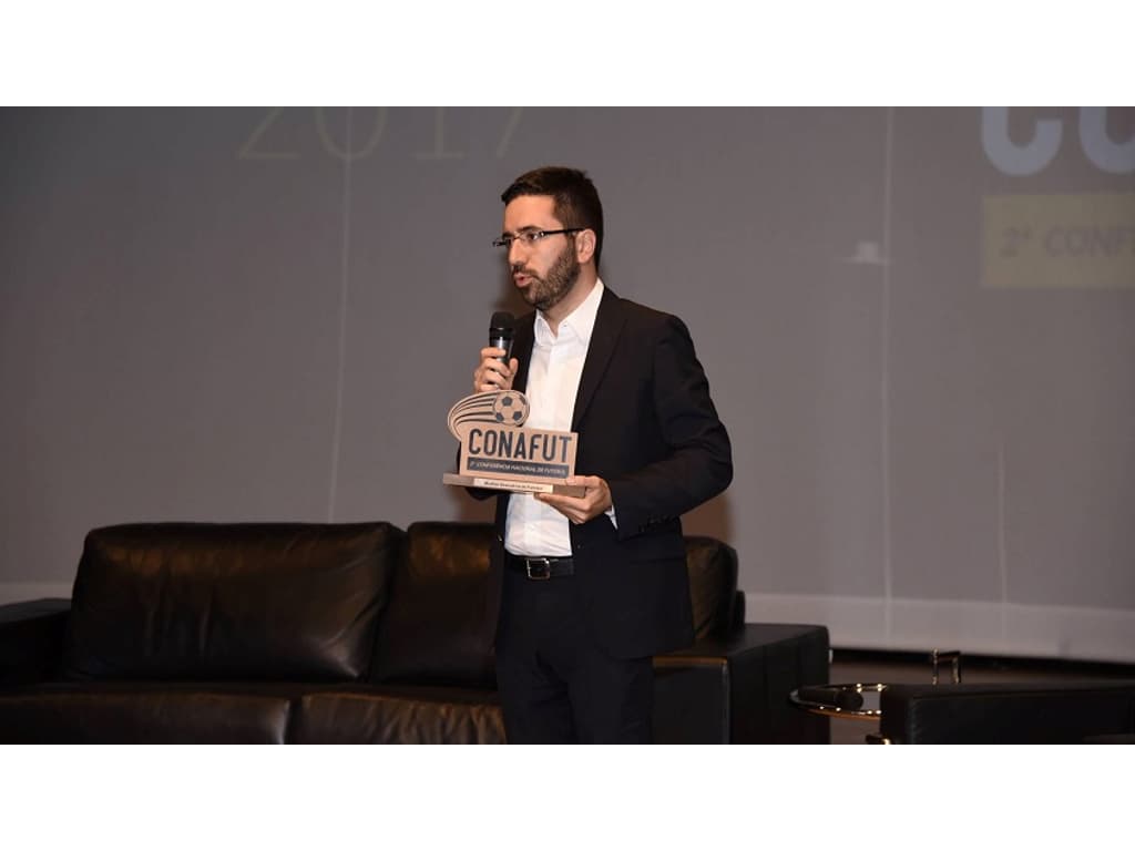 Em busca de um executivo de futebol, Corinthians recebe segunda negativa