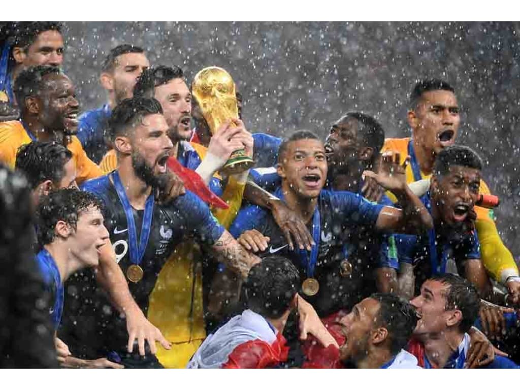 França goleia a Croácia e é bicampeã 20 anos após título em casa - Gazeta  Esportiva