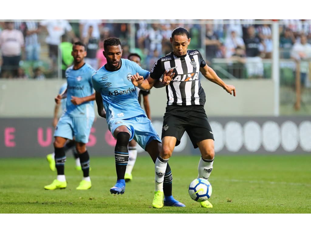 Grêmio mostra força, vence o Atlético-MG em BH e cola no G4 - Lance - R7  Futebol