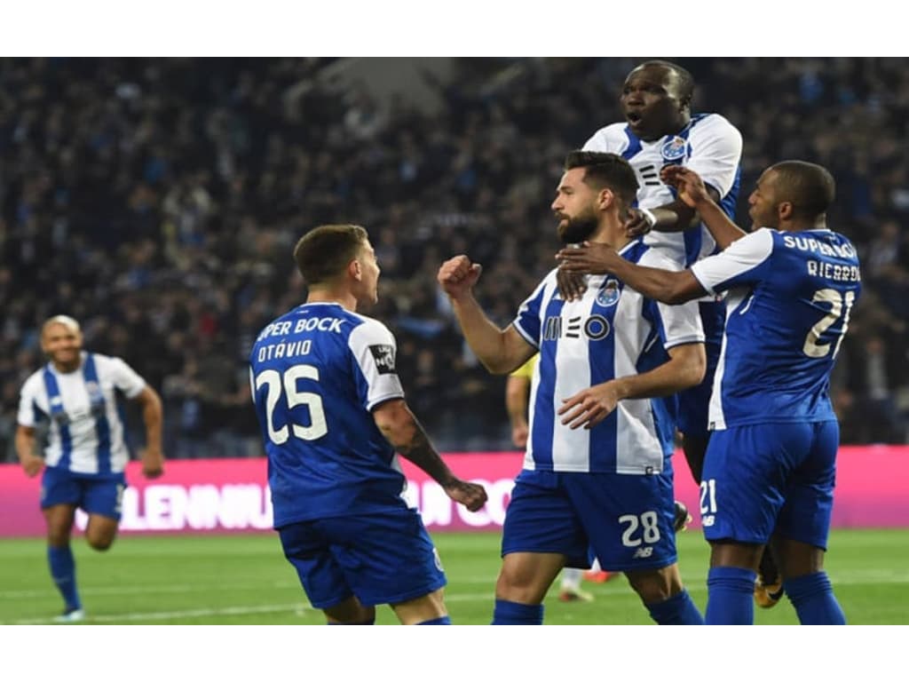 Classificados, Porto e Schalke 04 cumprem tabela na Champions - Lance!