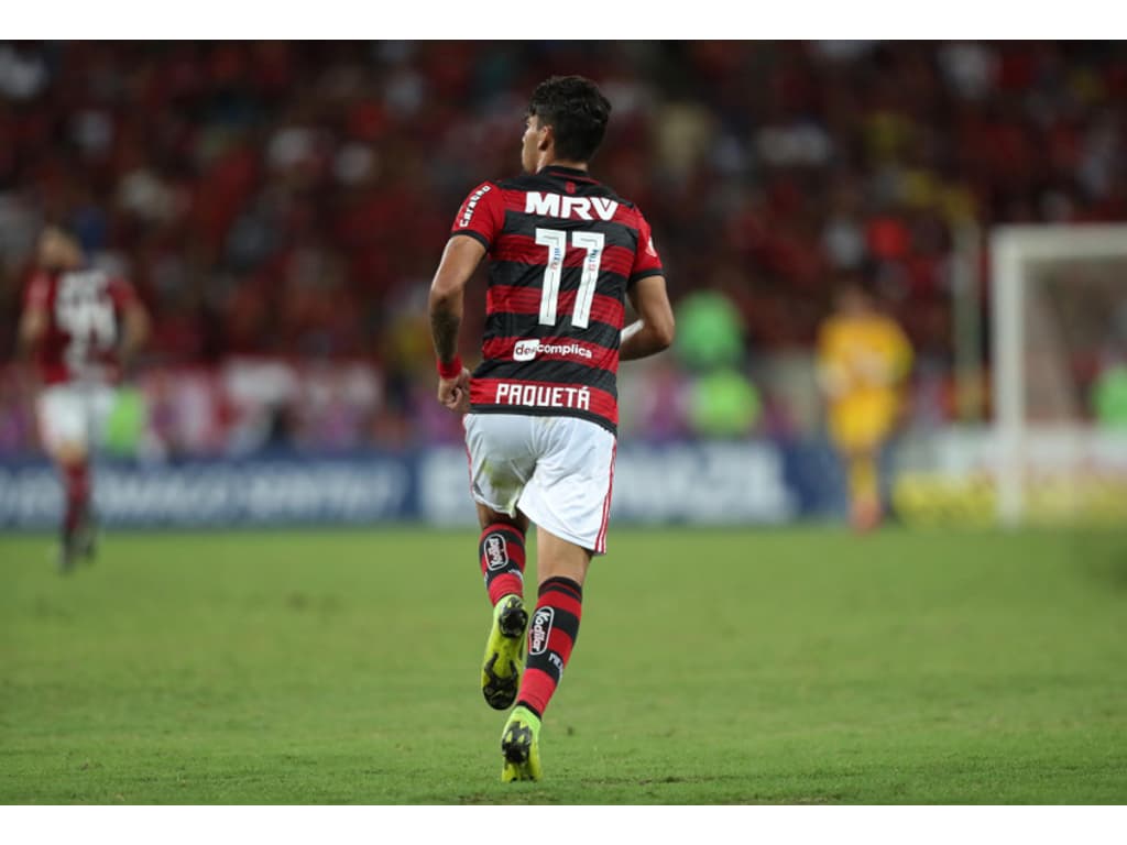 Flamengo aprova renovação de contrato do patrocínio no ombro da