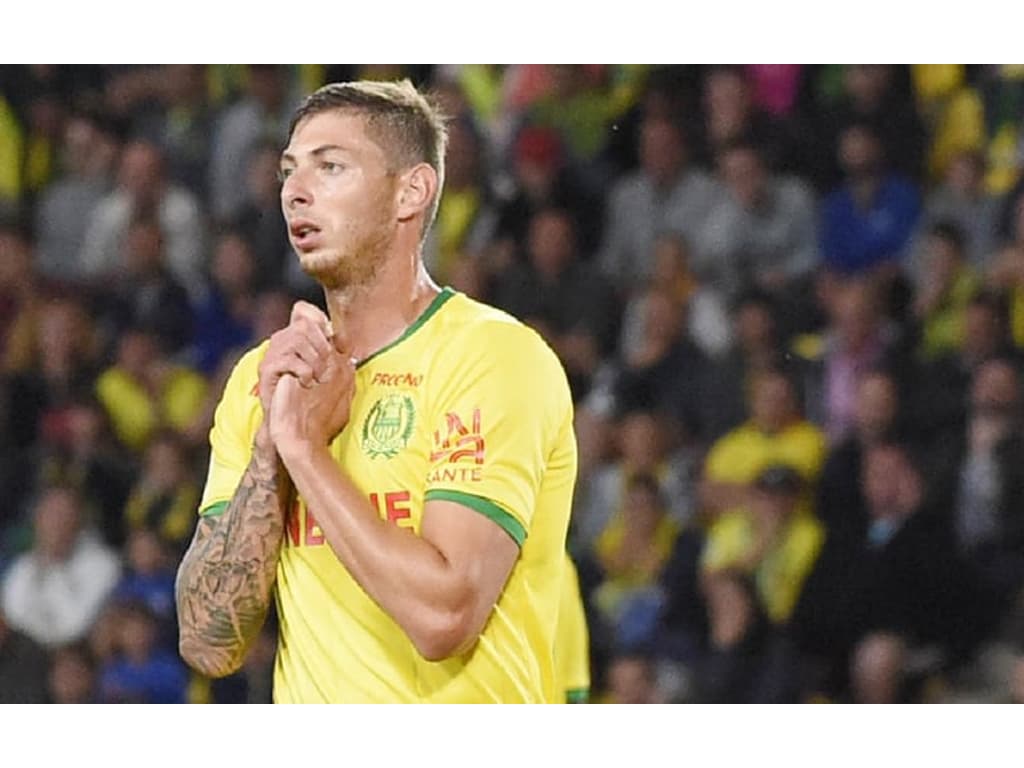 Avião que levava jogador Emiliano Sala é encontrado, diz autoridades