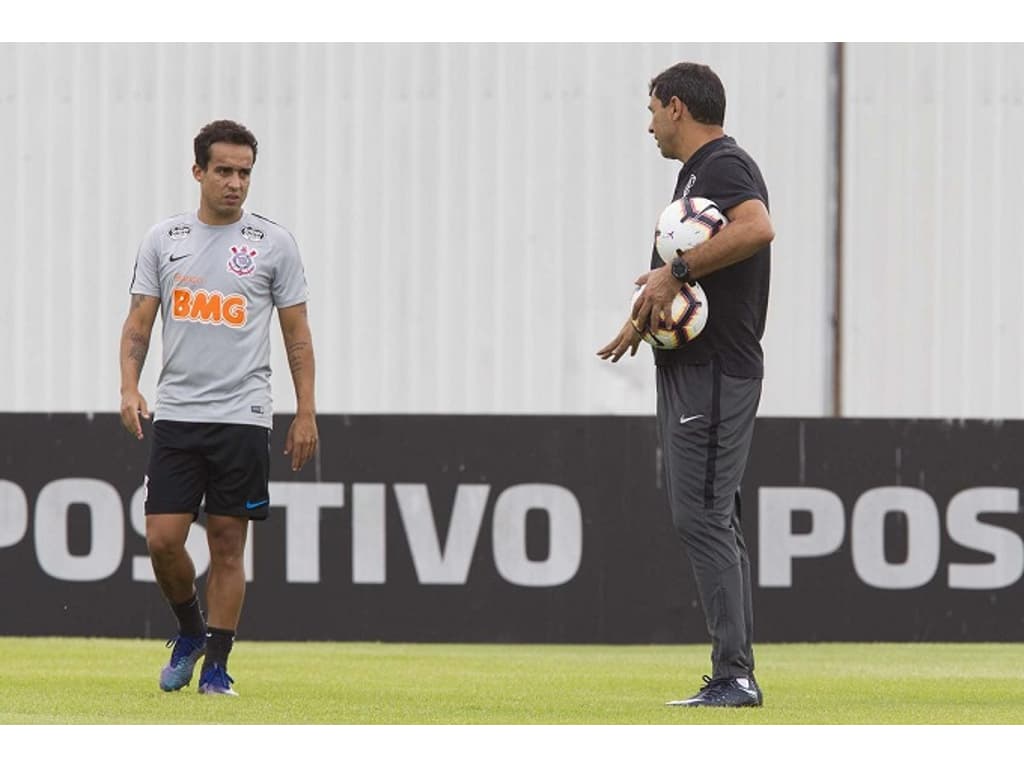 Futebol hoje: lista de reforços do Grêmio, incômodo no Corinthians e mais