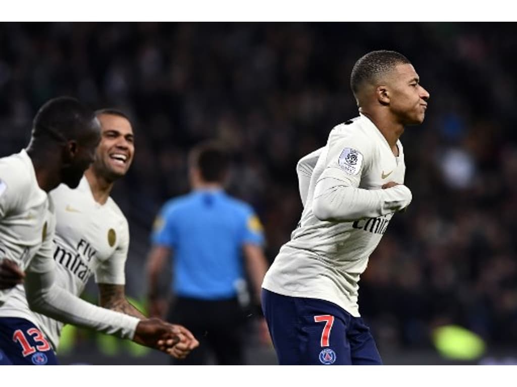 Jogadores franceses podem convencer Kylian Mbappé a fechar com o Real  Madrid, diz site